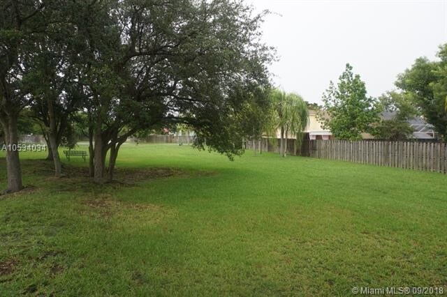 Foto del edificio - 12964 SW 251st St