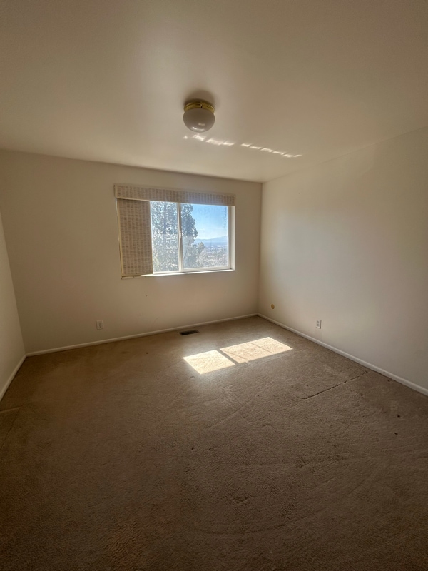 Building Photo - 673 E 6th Ave