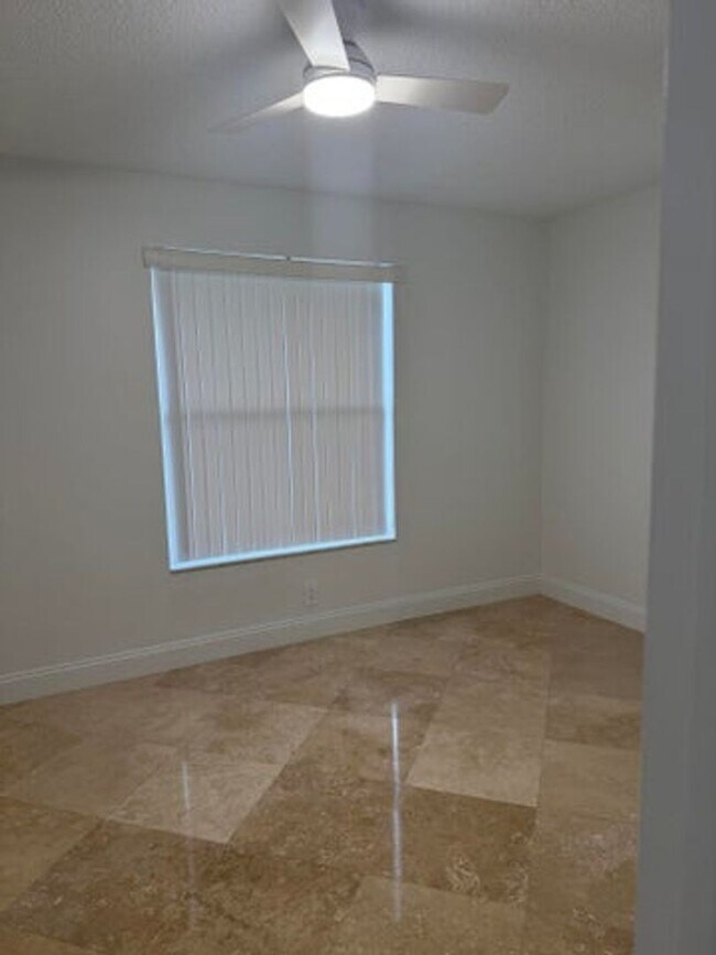 Building Photo - 9209 Southampton Pl