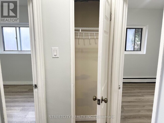 Photo du bâtiment - 220 Ashland Ave