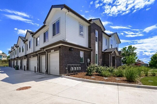 Building Photo - 14913 E Belleview Dr