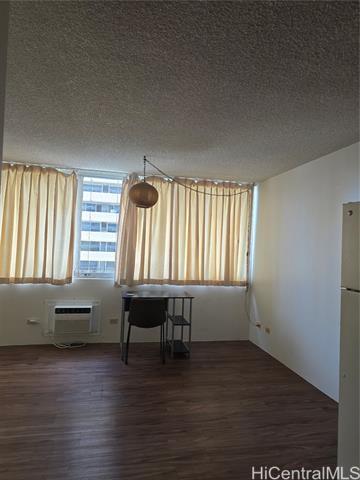Foto del edificio - 1560 Kanunu St