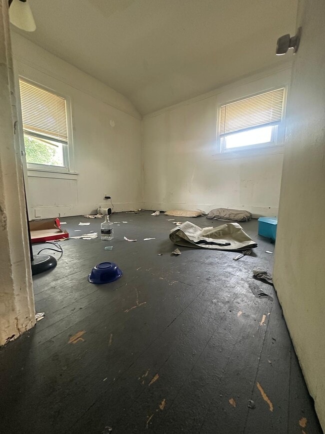 Building Photo - 19969 Hanna St