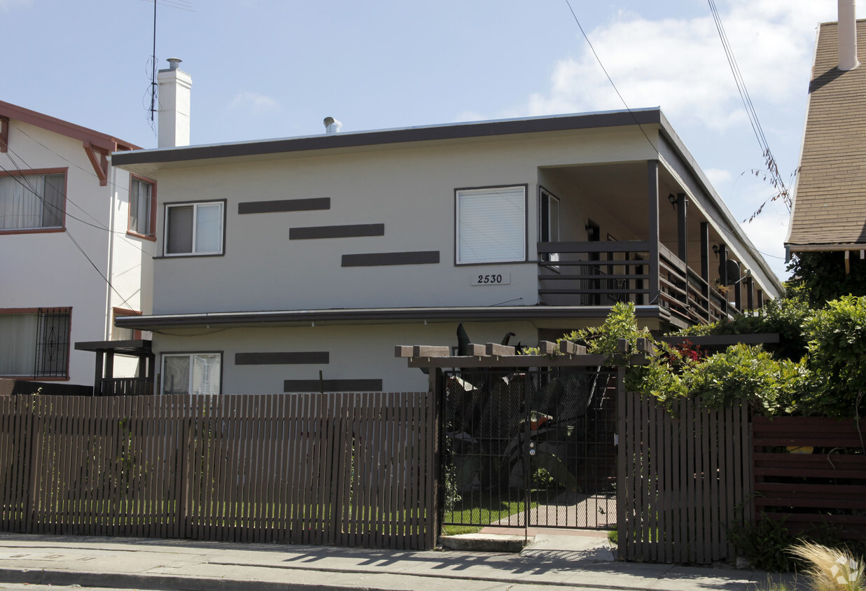 Primary Photo - 2530 Fruitvale Ave