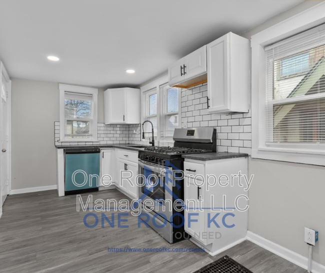 Building Photo - 416 N Elmwood Ave
