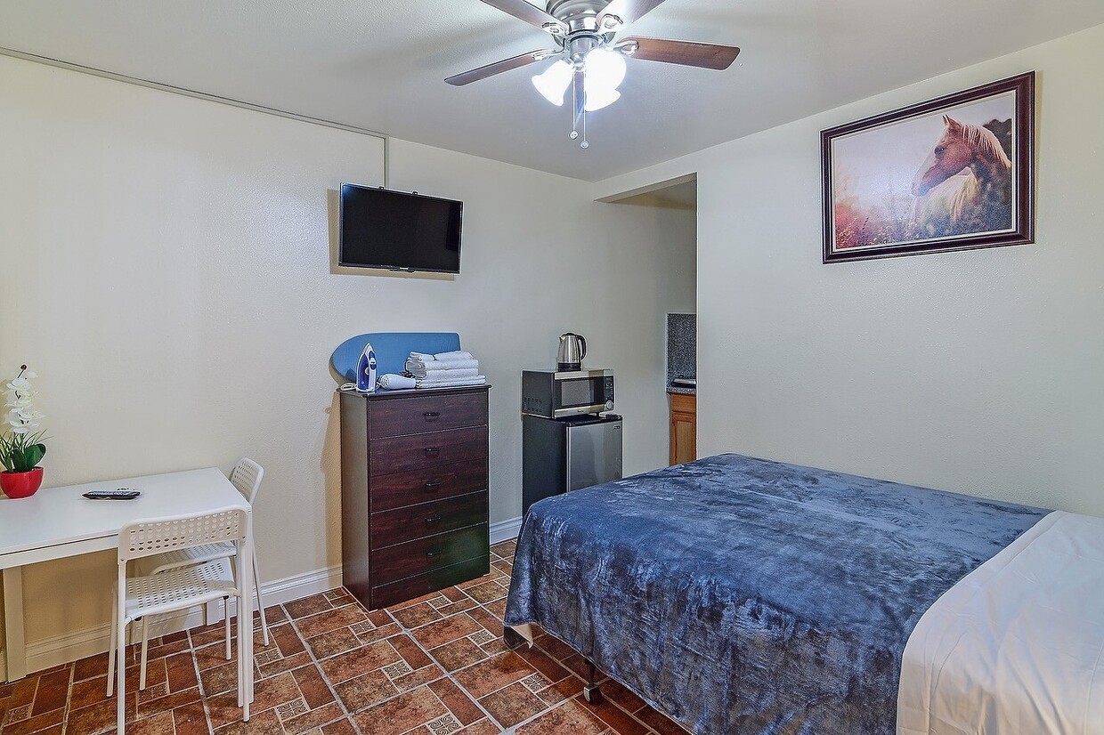 West Adams Studio Apartments Apartments in Los Angeles, CA Westside