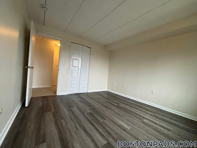 Foto del edificio - 51 Hill Rd