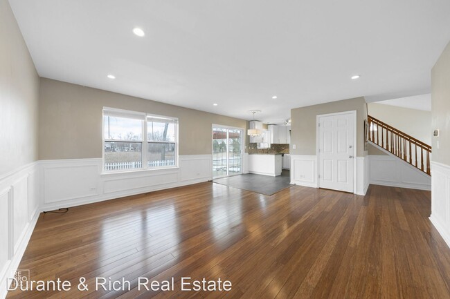Foto del edificio - 3 br, 2.5 bath House - 74 N Brittany Ln