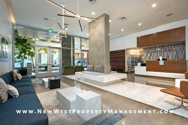 Foto del edificio - Modern Icon one bedroom in the heart of East Village! Small Pet OK! Available Now! 1 Pkng Space I...