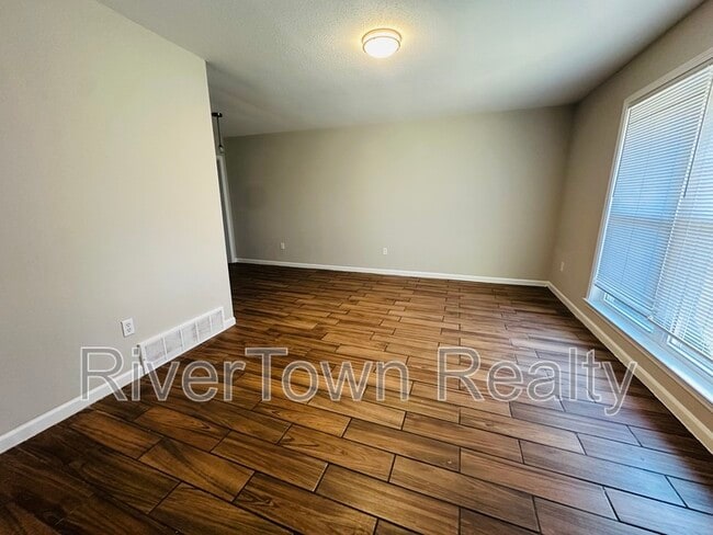 Photo - 5392 Elmhurst Ave House