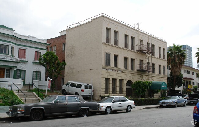 Building Photo - 532 S Hobart Blvd
