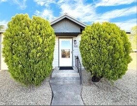 Building Photo - 905 Dameron Dr