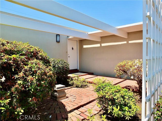 Building Photo - 617 Sandpiper Dr
