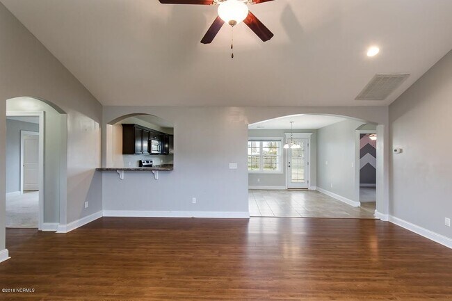 Building Photo - 104 Pembury Way