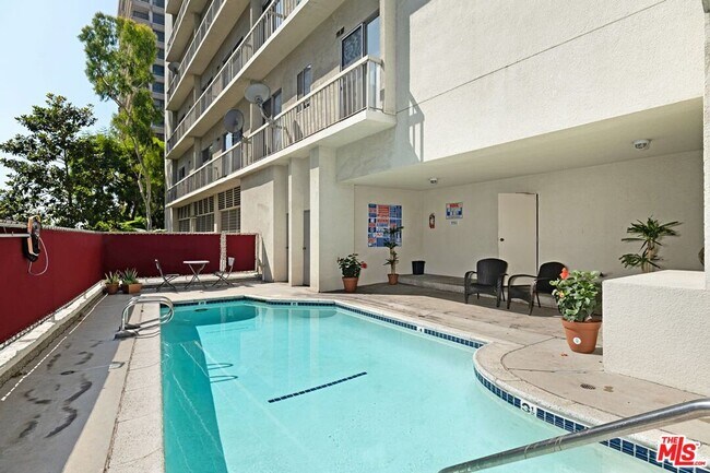 Building Photo - 10751 Wilshire Blvd