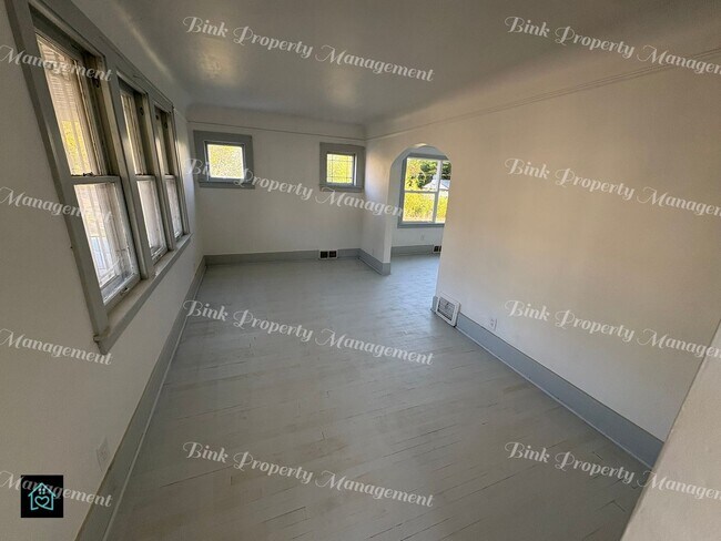 Foto del edificio - 17390 Waltham St