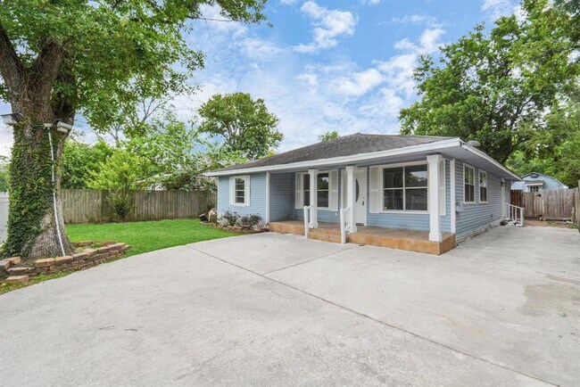 Foto del edificio - 2243 Matilda St