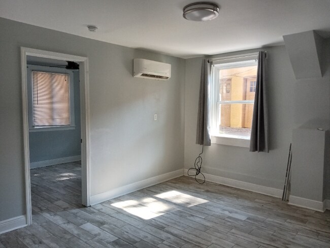 Building Photo - 3343 Esplanade Ave