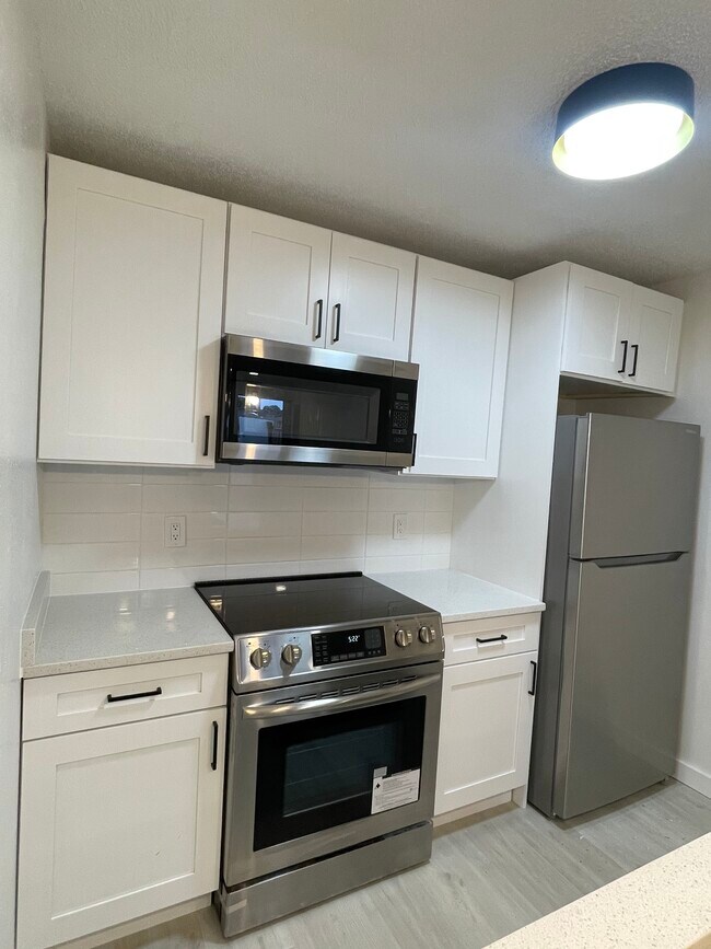 Building Photo - 2955 SE 53rd Ct