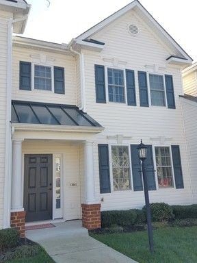 Primary Photo - Luxury Townhouse with media / office 1st floo
