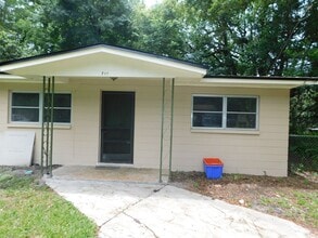 Building Photo - 709-711 NW 19th Ave