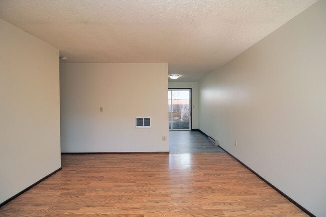 Building Photo - 2639-2639 SE 119th Ave