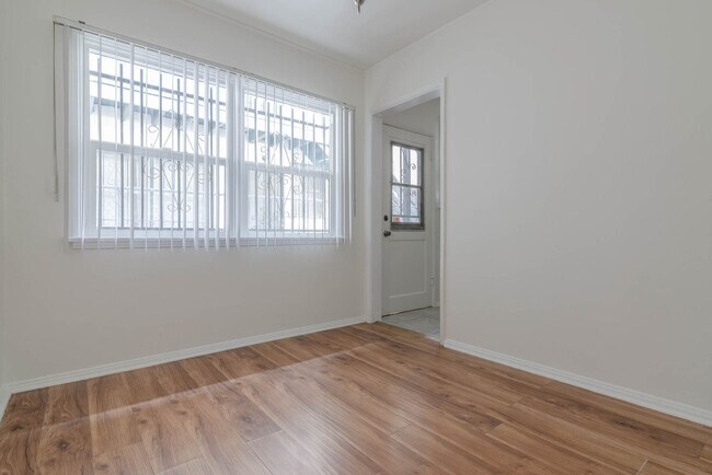 Building Photo - 2019-2021 S Sherbourne Dr