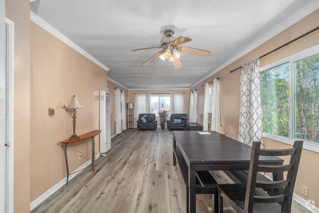 3BR, 2BA - 1,200SF - Living Room - 1554 S Stanley Ave