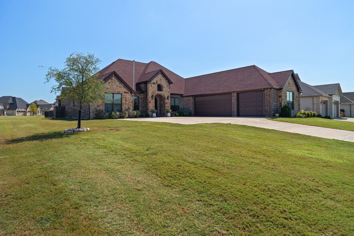 Primary Photo - 6333 Weatherby Rd