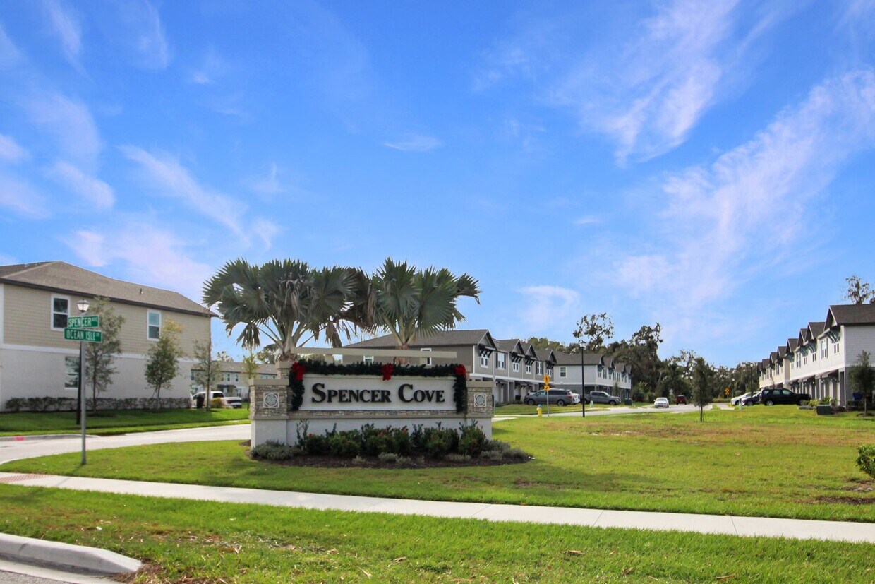 Foto principal - Spencer Cove Annual Townhouse for Rent