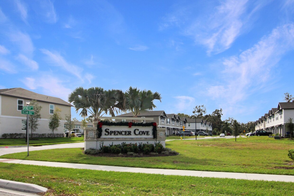 Primary Photo - Spencer Cove Annual Townhouse for Rent