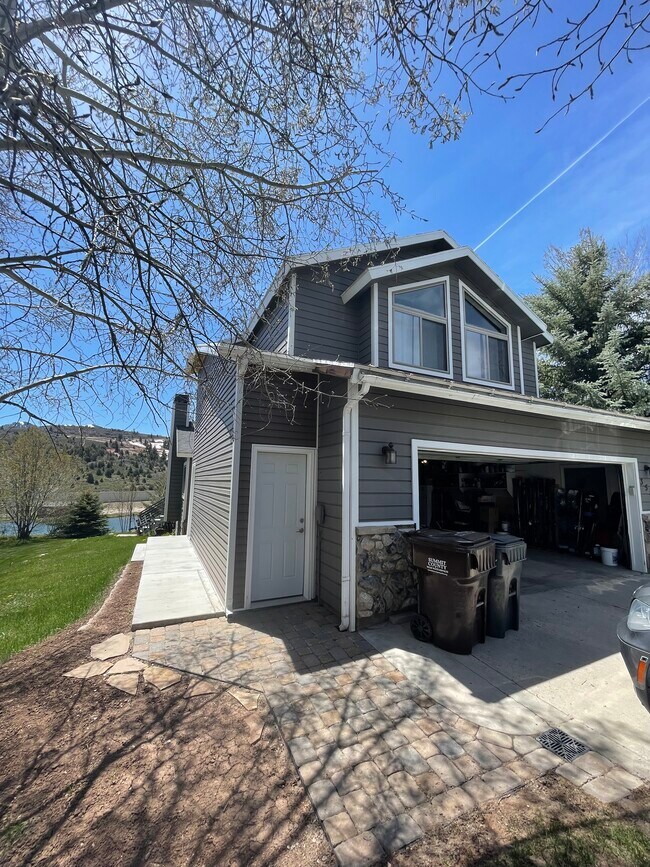 Building Photo - 3529 Saddleback Rd