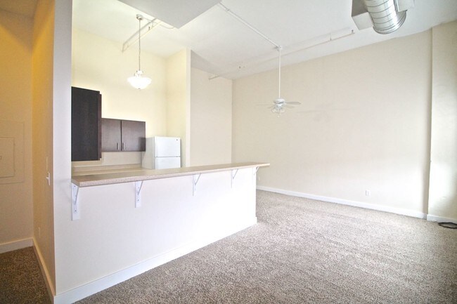 Foto del edificio - 1320 5th Ave