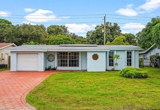 Building Photo - 8528 Southampton Dr