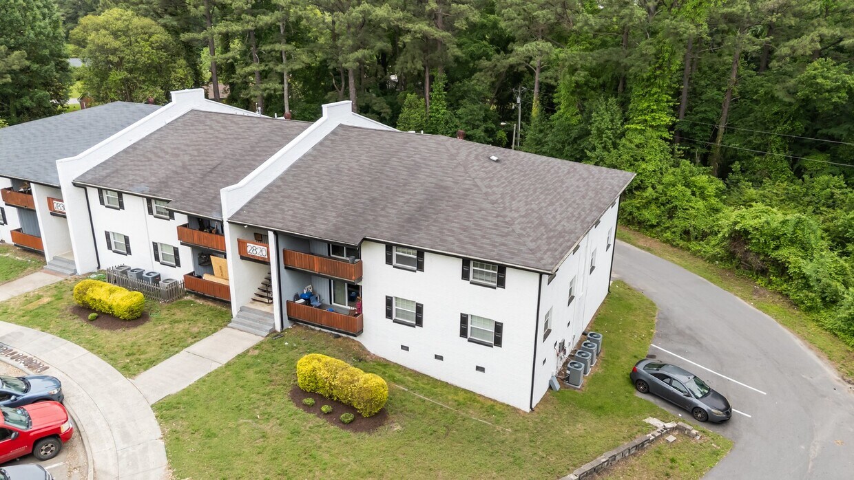 Foto principal - Welcome to Donovan Place – Boutique Living in the Heart of Raleigh