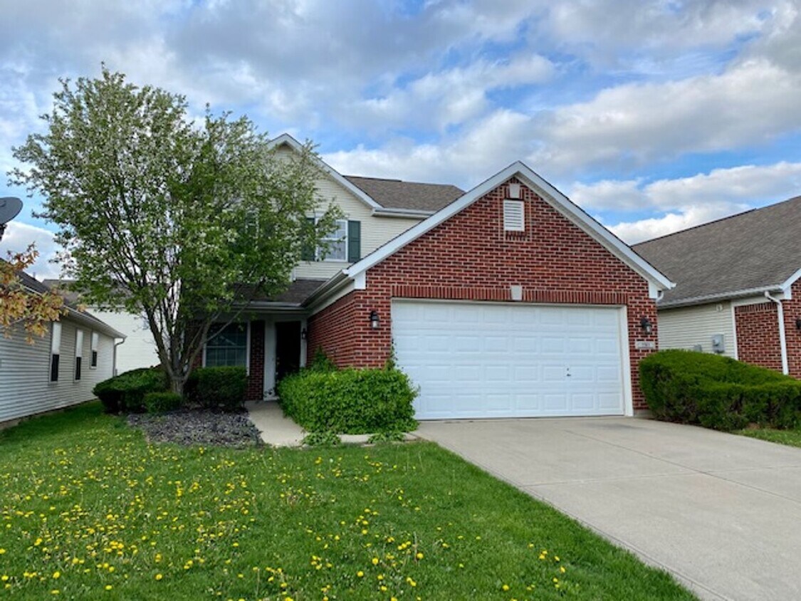 Primary Photo - Stunning 3 Bedroom 2.5 Bathroom Home in La...