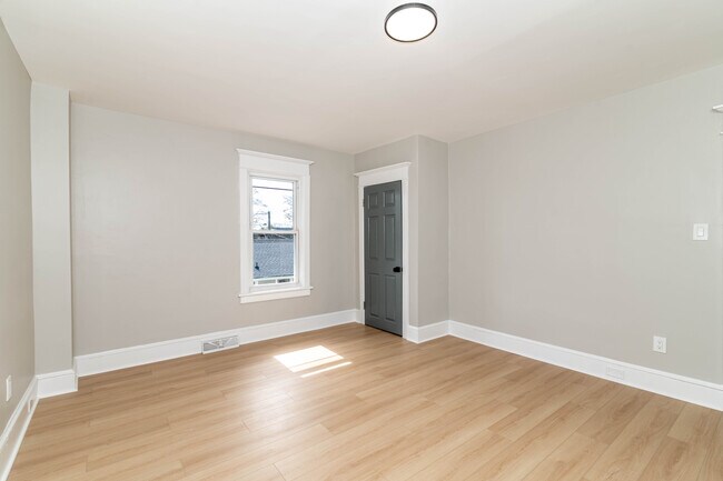 Foto del edificio - 316 W 4th St