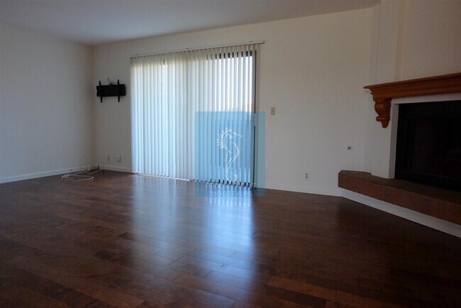 Building Photo - 2 BR 2 BA Condo in Redondo Beach