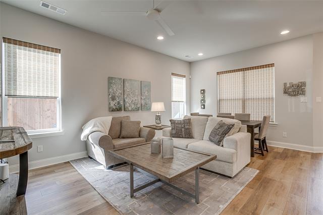 Foto del edificio - 6334 Oakbend Cir