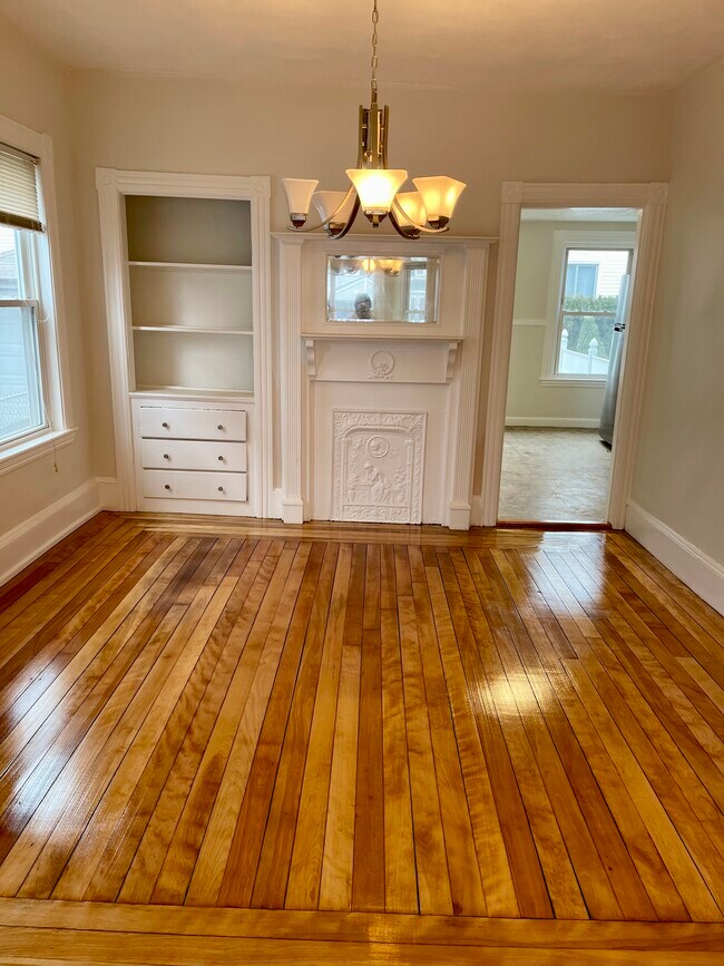 Dining room. - 77 Linden St