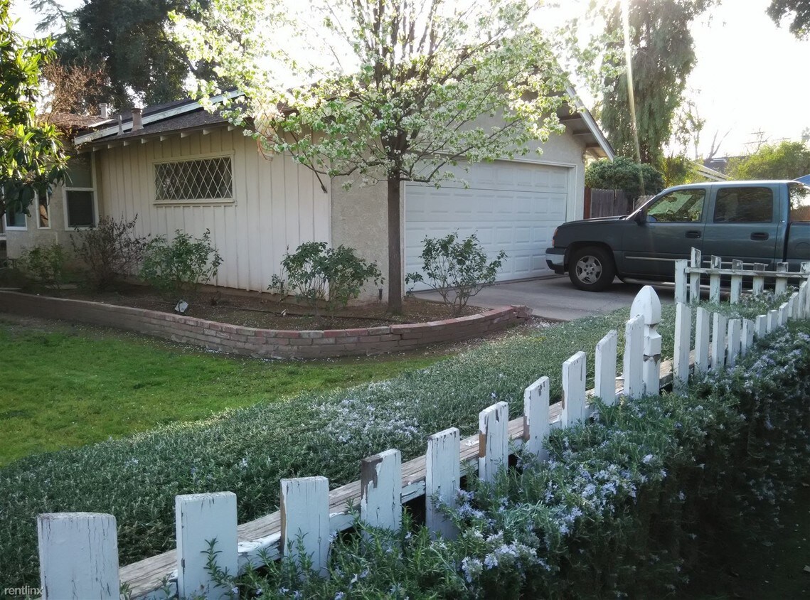 Primary Photo - 4459 N Teilman Ave