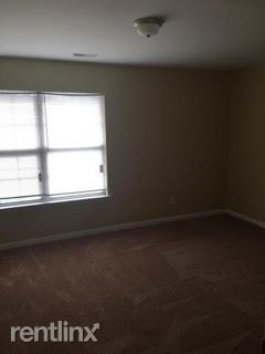 Building Photo - 7535 N Forest Dr
