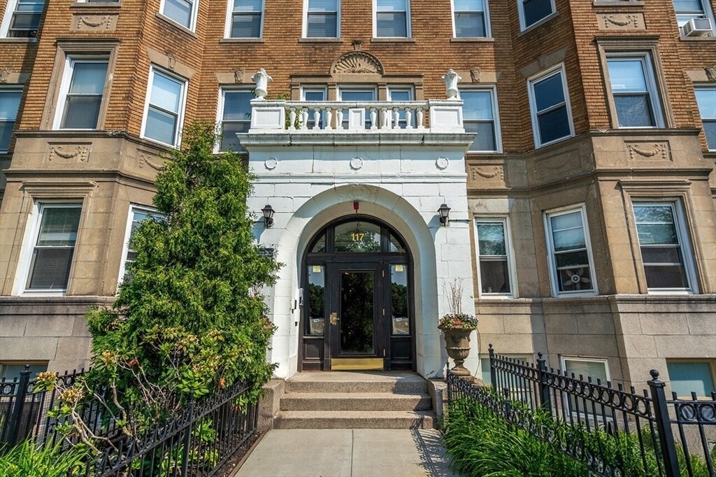 Primary Photo - 117 Park Dr