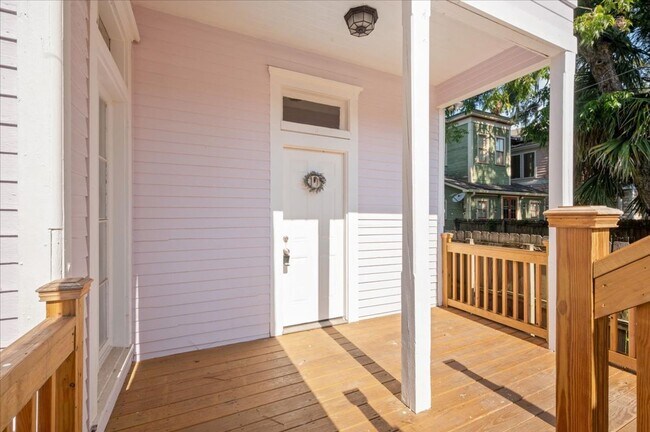 Foto del edificio - Move-In Special: $300 Off First Month if You Move by Feb 28, 2026!