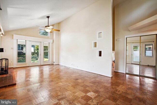 Building Photo - 8509 Cyrus Pl