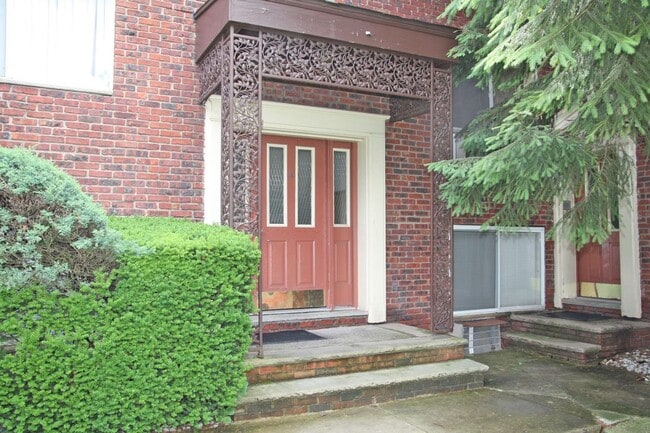 Building Photo - 378 Valley St