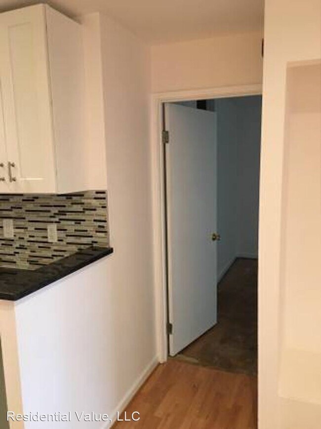 Building Photo - 1 br, 1 bath House - 180 Talbott St Unit #107