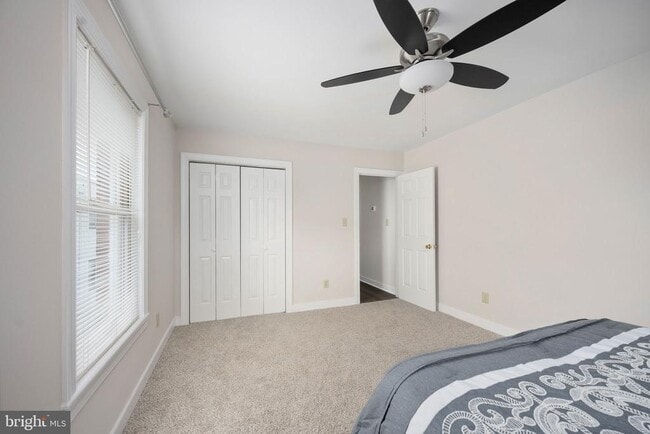 Building Photo - 620 Kenmore Ave