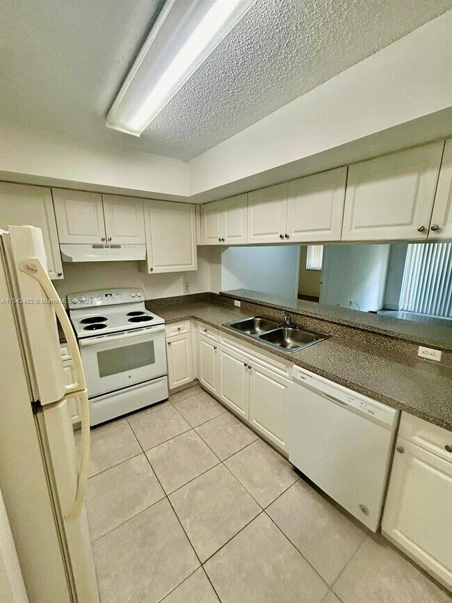Foto del edificio - 410 S Park Rd