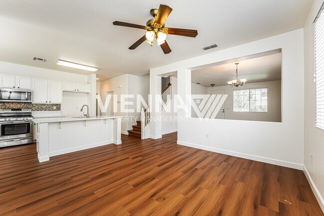 Building Photo - Nice House in Roseville for Rent!